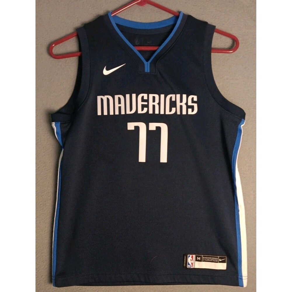 Dallas Mavericks Nike NBA Swingman Luka Doncic #77 Youth Medium Navy Jersey